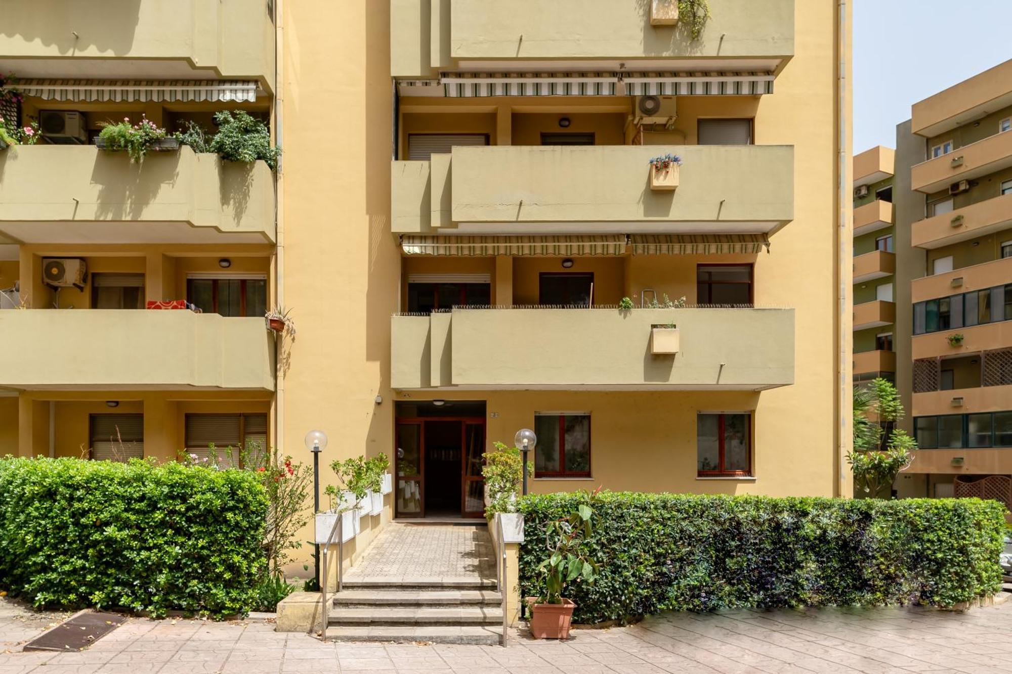 Kalbia Apartment Or Rooms Renovated, Functional, Intimate And More Cagliari Exterior foto